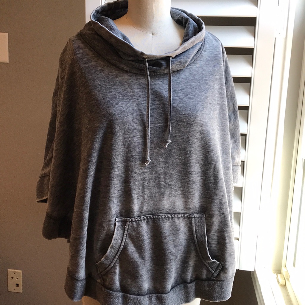 Roxy Distressed Gray Pullover M/L